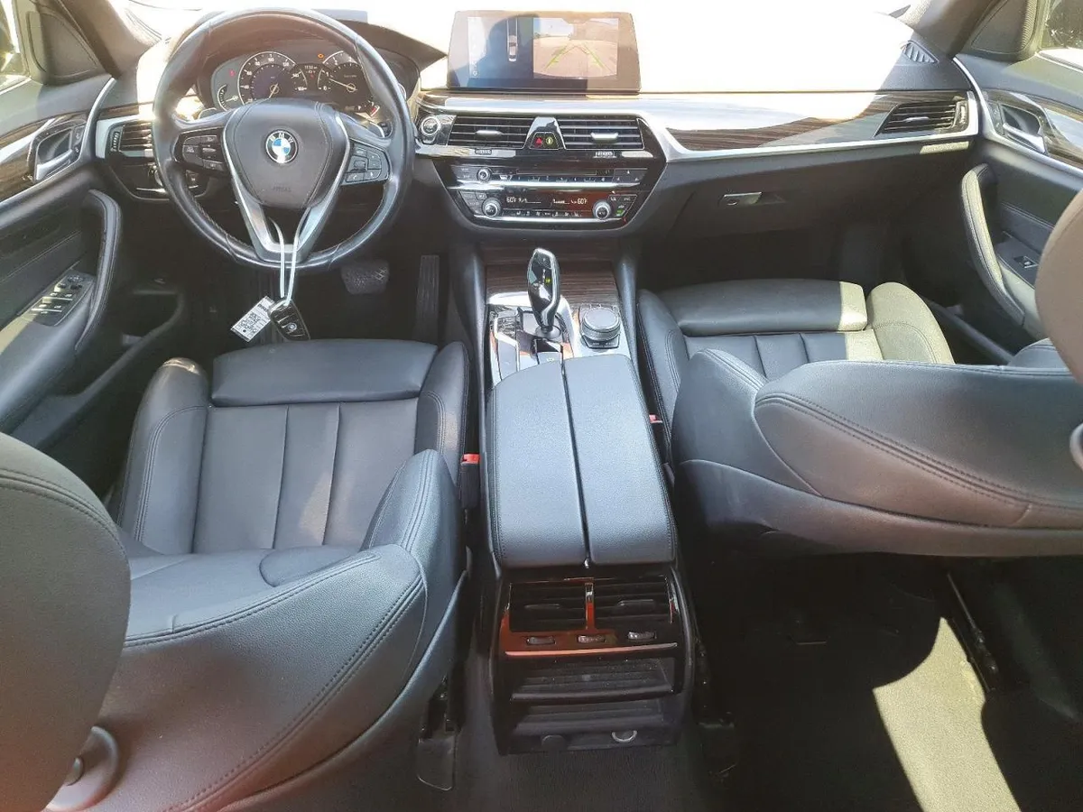 BMW 5 SERIES LUXURY LINE 2019