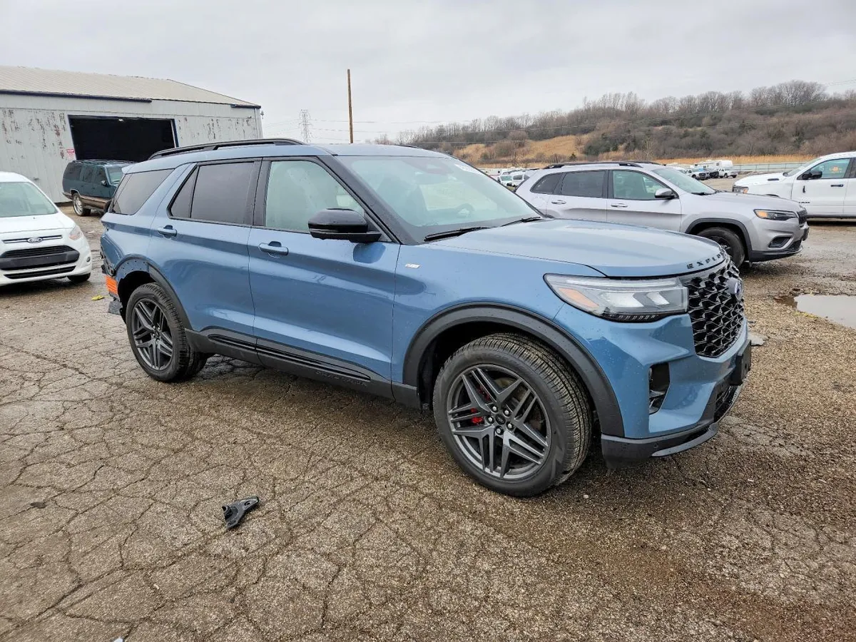 FORD EXPLROER ST-LINE 2025