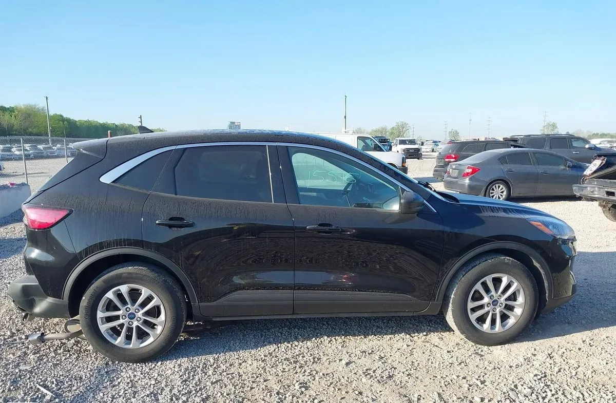FORD ESCAPE SE 2022
