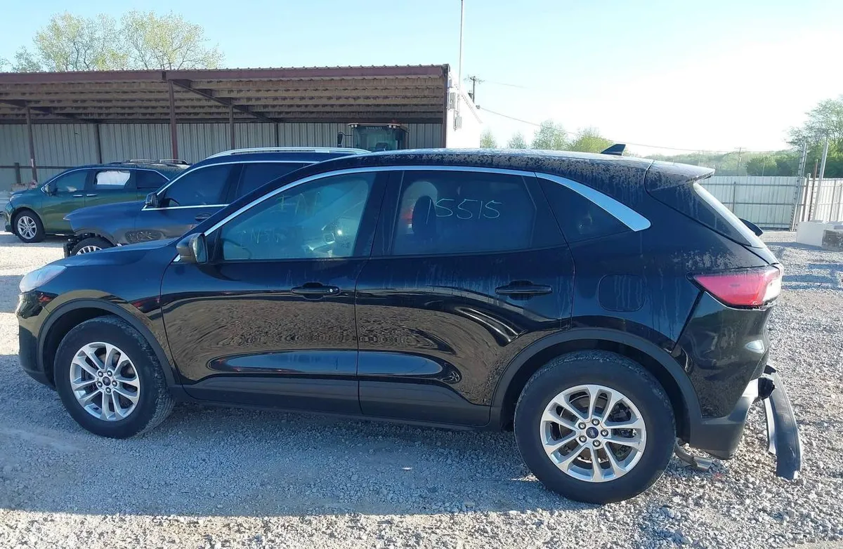 FORD ESCAPE SE 2022