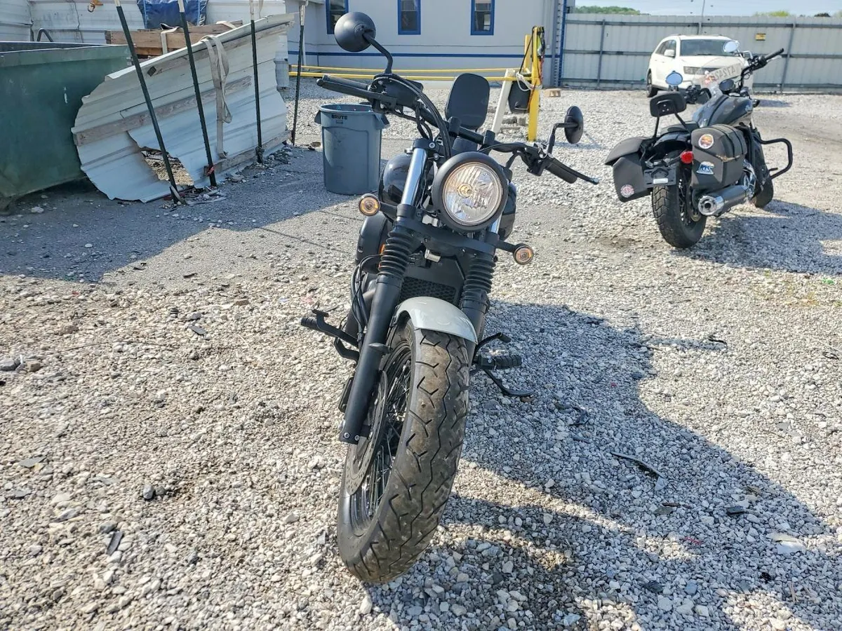 HONDA VT750 2025