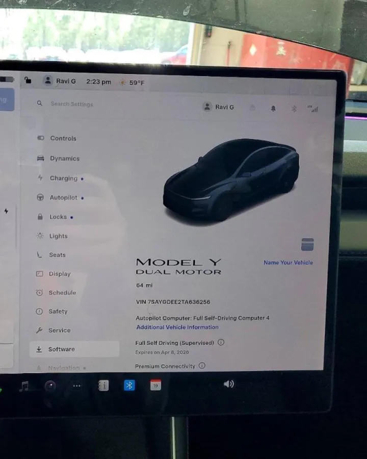 TESLA MODEL Y 2026