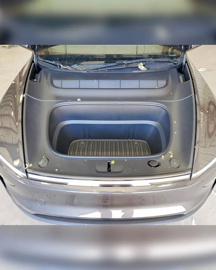 TESLA MODEL Y 2026