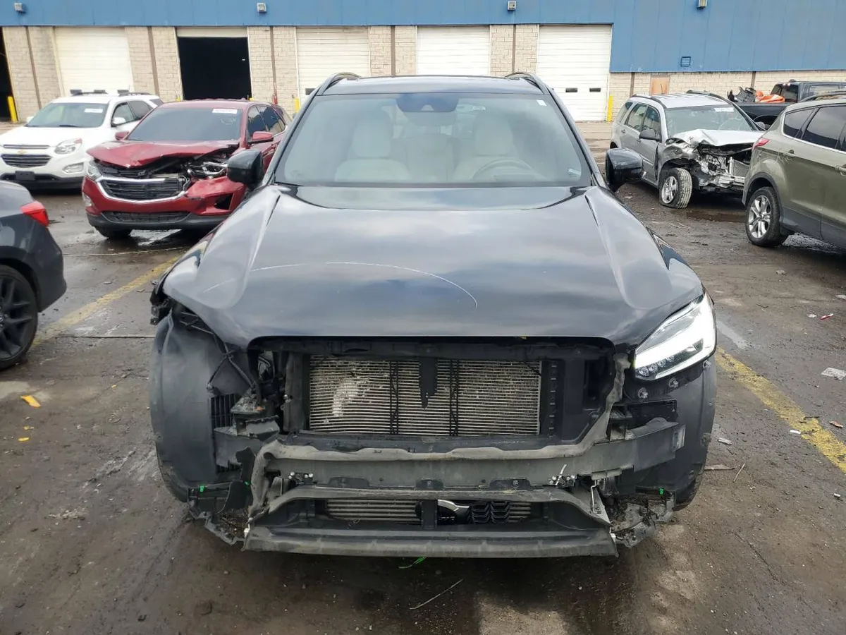 VOLVO XC90 2019