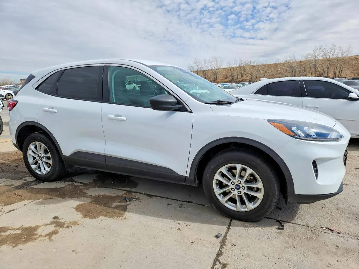 FORD ESCAPE SE 2022