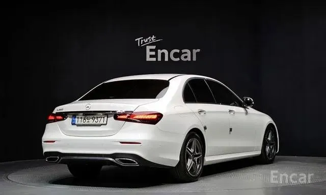 MERCEDES-BENZ E-CLASS AMG LINE 2022