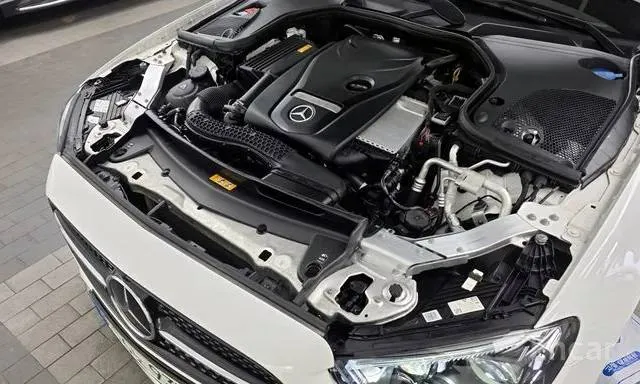 MERCEDES-BENZ E-CLASS AMG LINE 2022