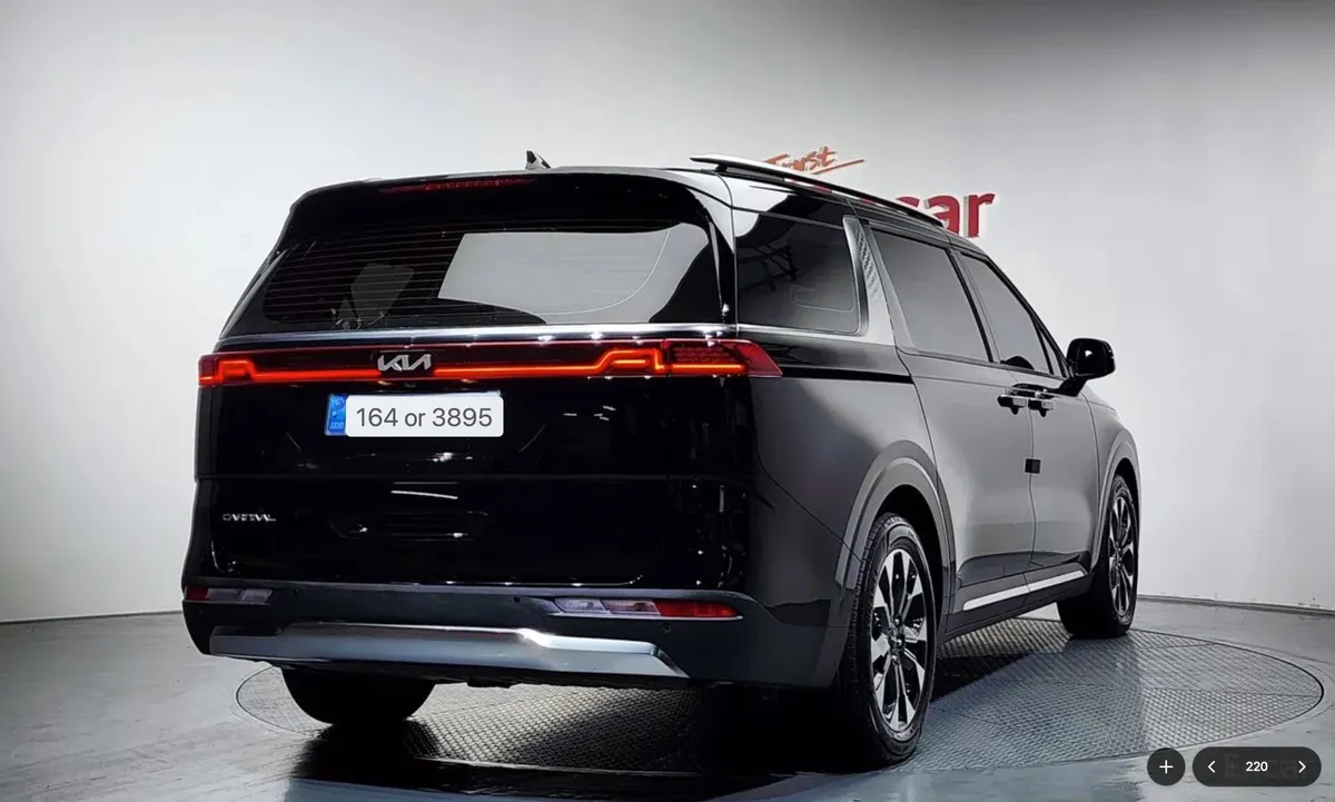 KIA CARNIVAL NOBLES 9-SEATER 2022