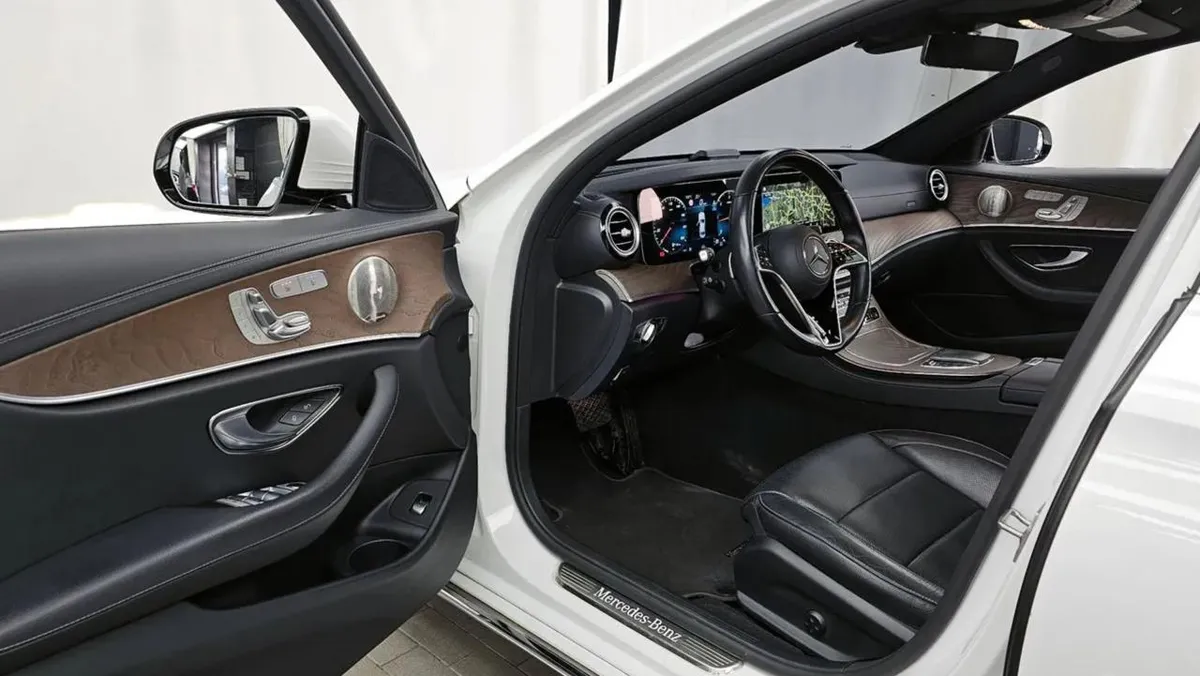 MERCEDES-BENZ E-CLASS EXCLUSIVE 2022