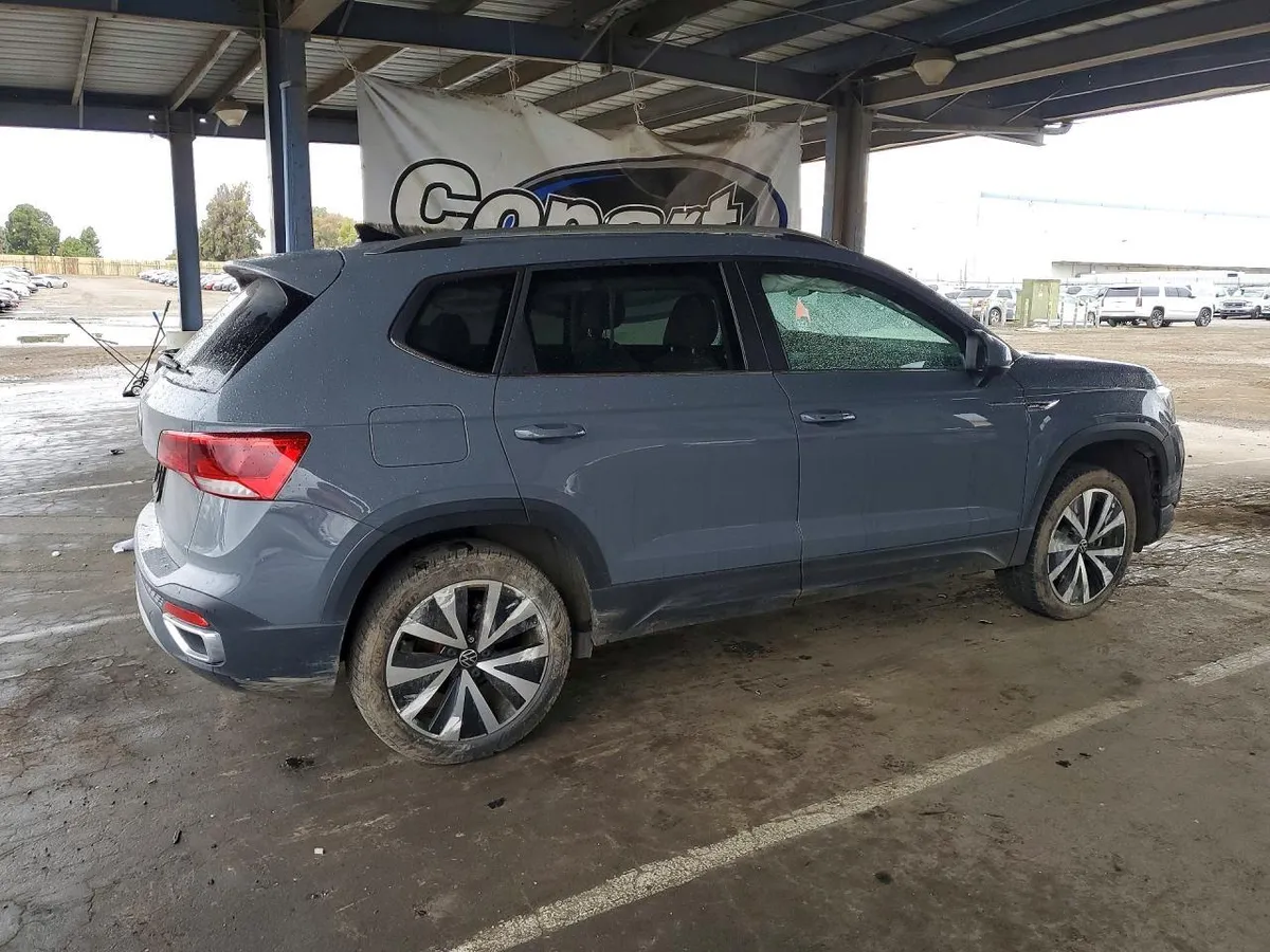 VOLKSWAGEN TAOS SE 2022