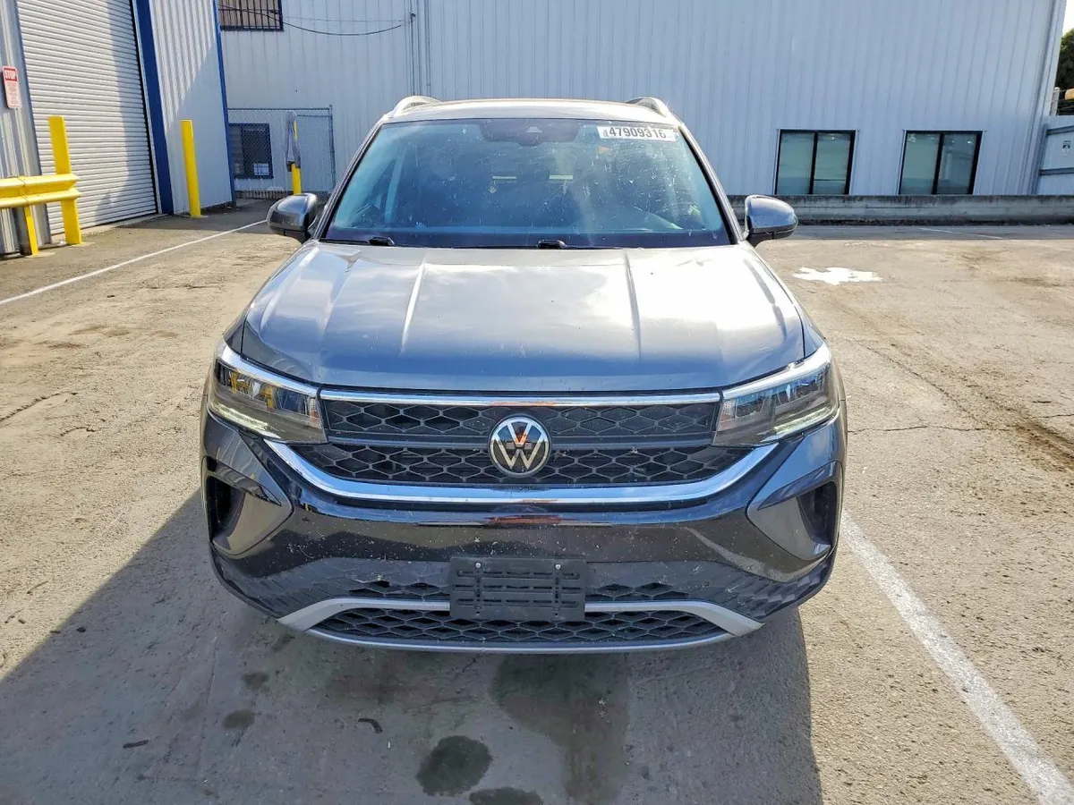 VOLKSWAGEN TAOS SE 2023
