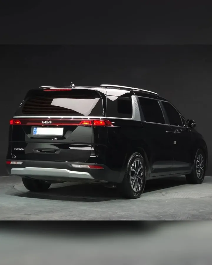 KIA CARNIVAL PRESTIGE 2023