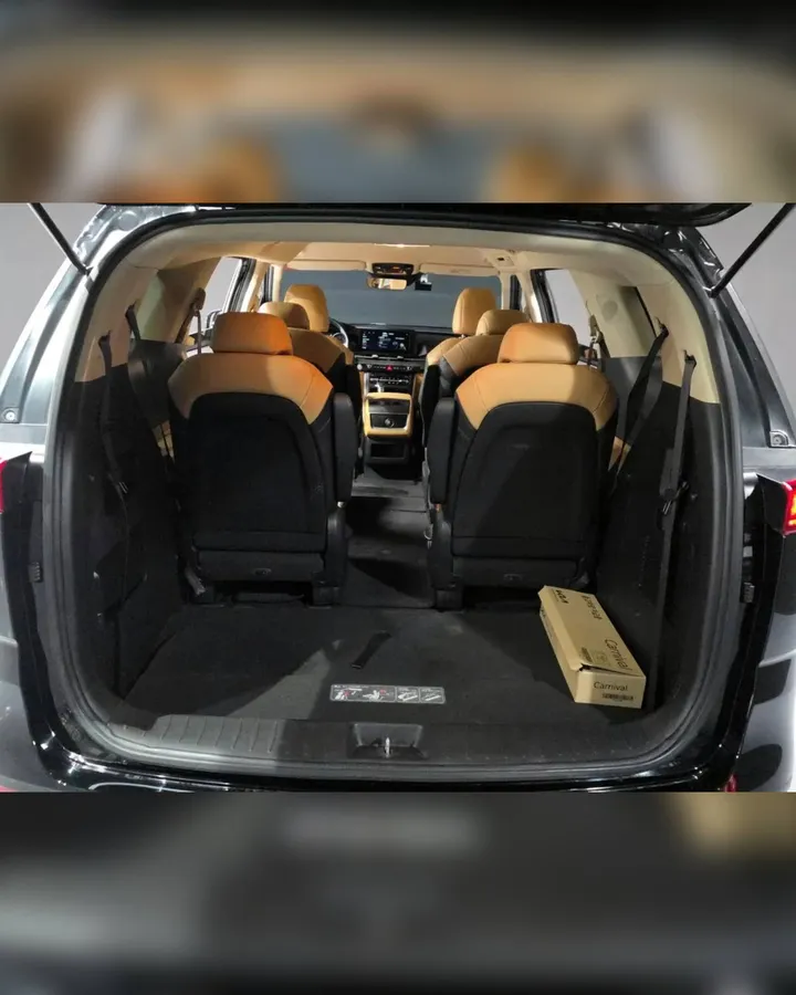 KIA CARNIVAL PRESTIGE 2023