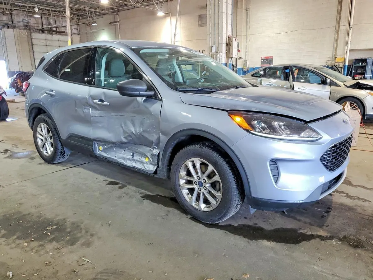 FORD ESCAPE SE 2022