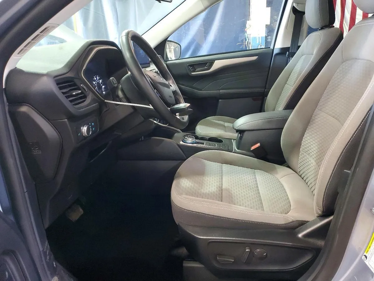 FORD ESCAPE SE 2022