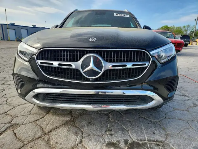 MERCEDES-BENZ GLC 2023