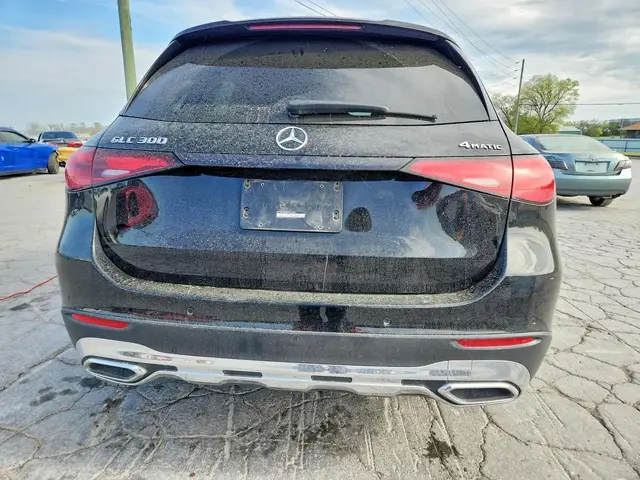 MERCEDES-BENZ GLC 2023