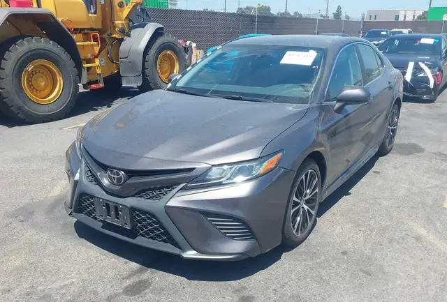 TOYOTA CAMRY SE 2020