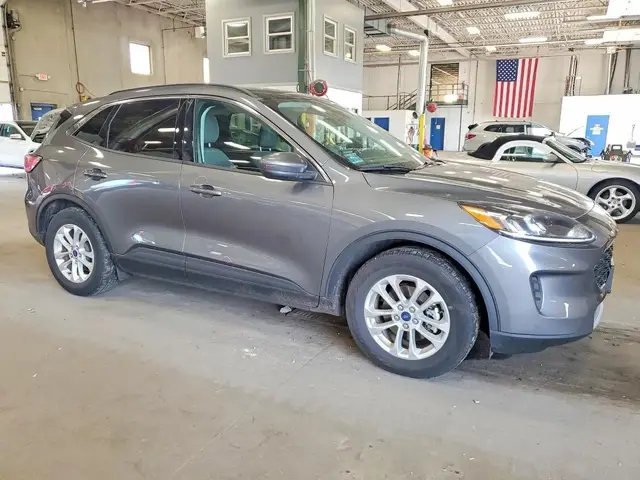 FORD ESCAPE SE 2021