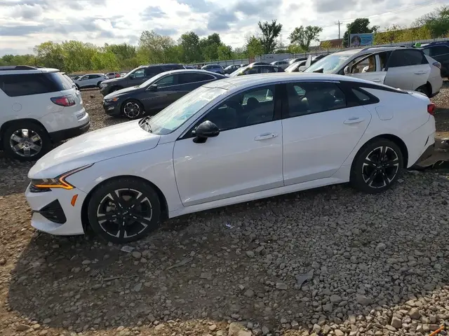KIA K5 2023