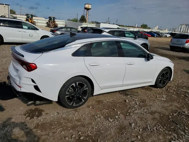 KIA K5 2023