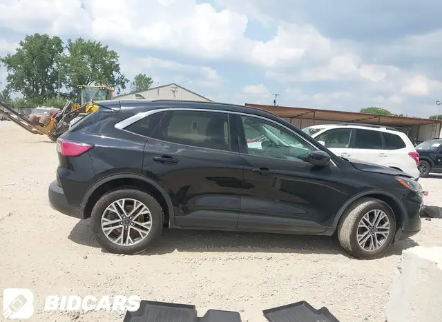 FORD ESCAPE SEL 2021