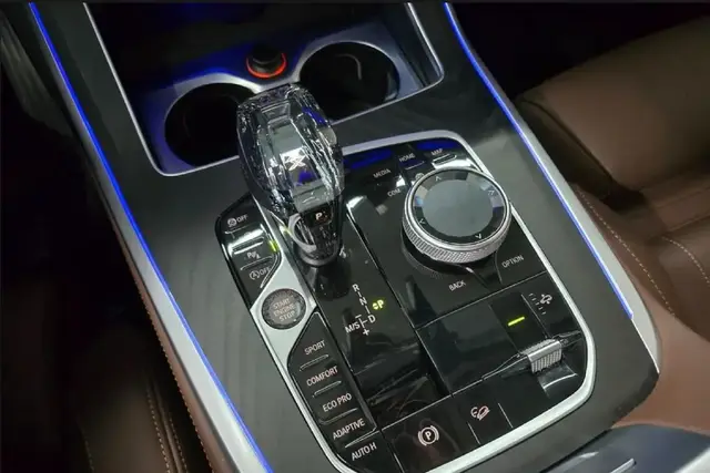 BMW X7 DESIGN PURE EXELLENCE ( ПНЕВМОПОДВЕСКА КАМЕРЫ 360 ПРОЕКЦИЯ BOWERS&WILKINS МОНИТОРЫ ЗАДНЕГО РЯДА ) 2022