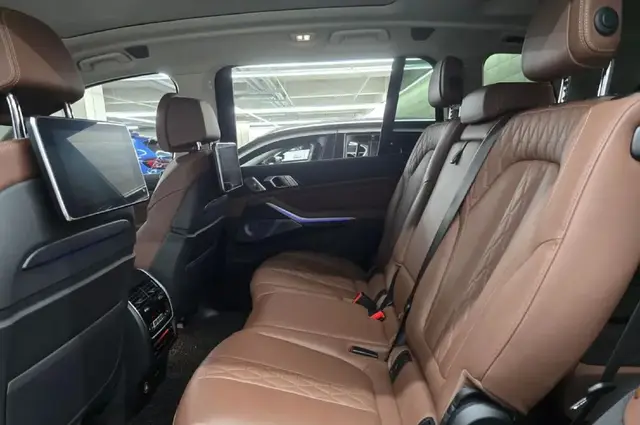 BMW X7 DESIGN PURE EXELLENCE ( ПНЕВМОПОДВЕСКА КАМЕРЫ 360 ПРОЕКЦИЯ BOWERS&WILKINS МОНИТОРЫ ЗАДНЕГО РЯДА ) 2022