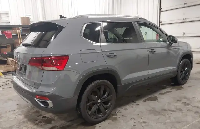 VOLKSWAGEN TAOS SE 2022