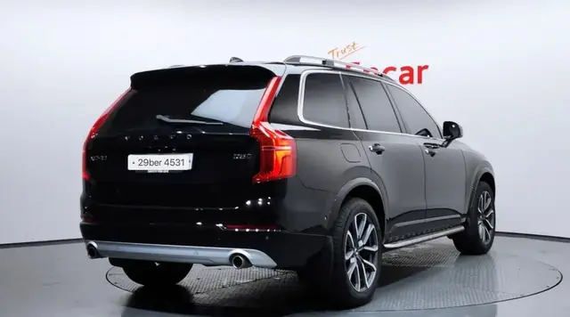 VOLVO XC90 MOMENTUM 2017