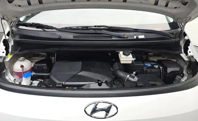 HYUNDAI STARIA 9- SEATER MODAN 2022