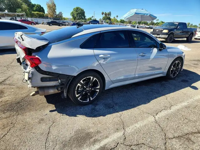KIA K5 2022
