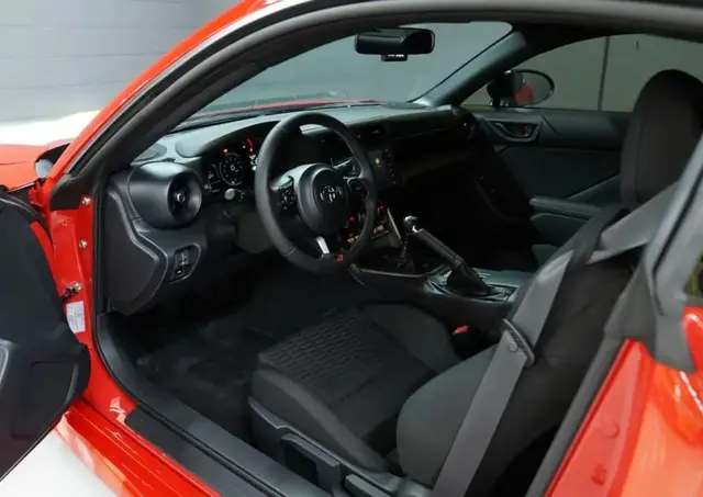 TOYOTA GR86 2024