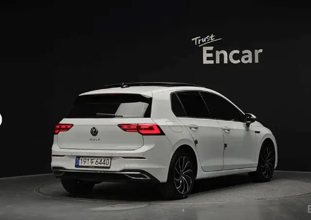 VOLKSWAGEN GOLF 2022