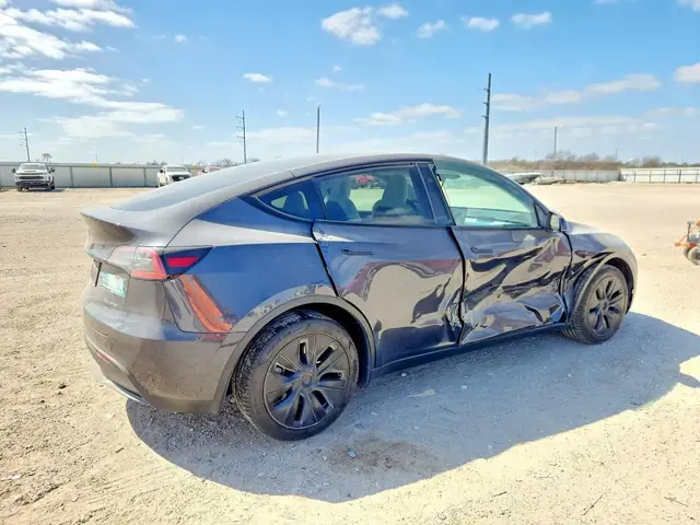 TESLA MODEL Y 2024
