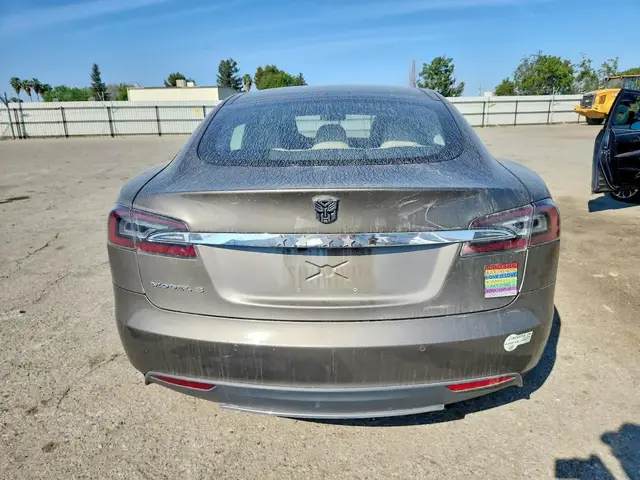 TESLA MODEL S 2015