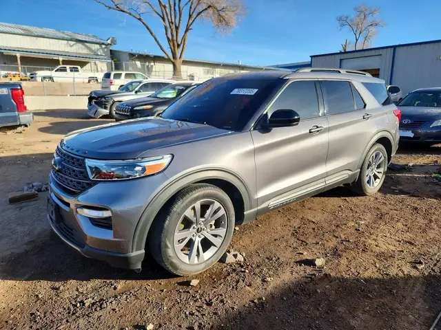 FORD EXPLORER XLT 2021