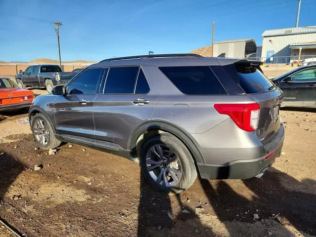 FORD EXPLORER XLT 2021