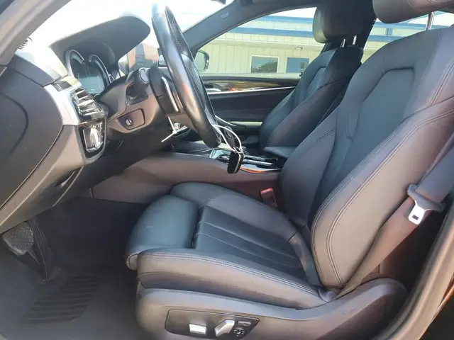 BMW 5 SERIES LUXURY LINE 2019