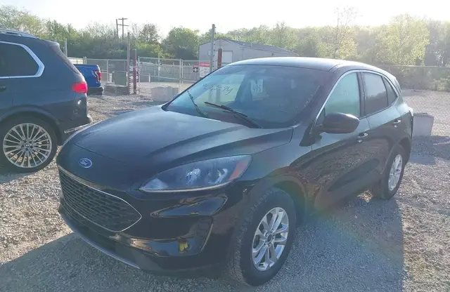 FORD ESCAPE SE 2022