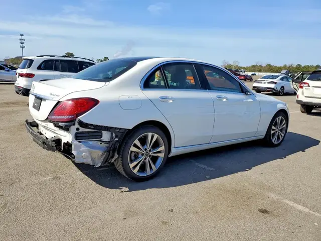 MERCEDES-BENZ C300 2018