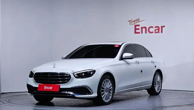 MERCEDES-BENZ E-CLASS EXCLUSIVE 2022
