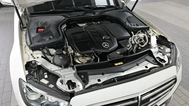 MERCEDES-BENZ E-CLASS EXCLUSIVE 2022