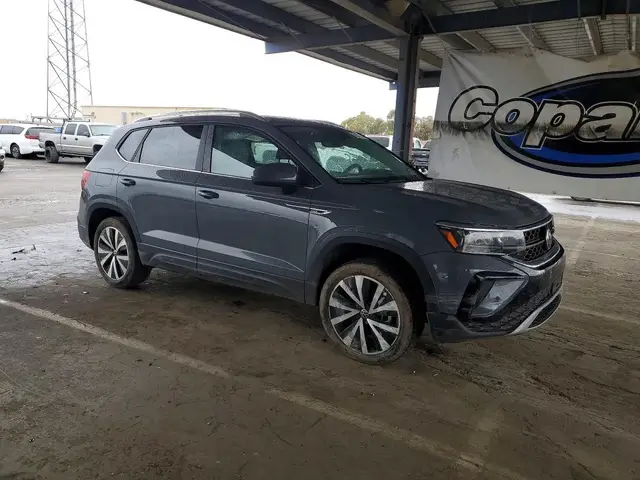VOLKSWAGEN TAOS SE 2022