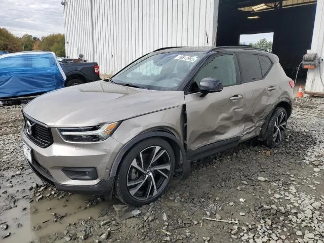 VOLVO XC40 R-DESIGN 2022