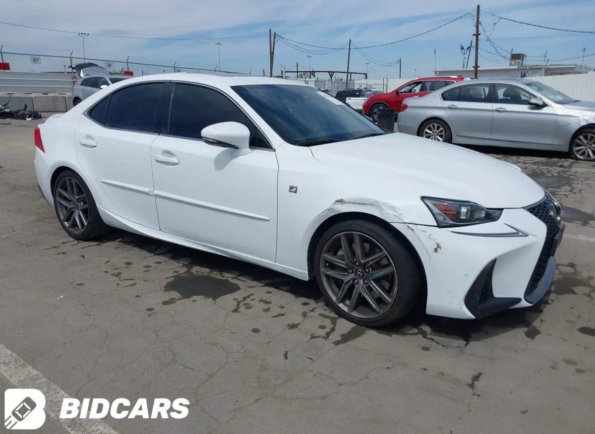 LEXUS IS 300 2018