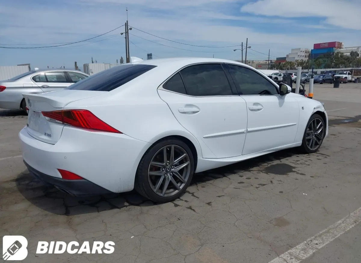 LEXUS IS 300 2018