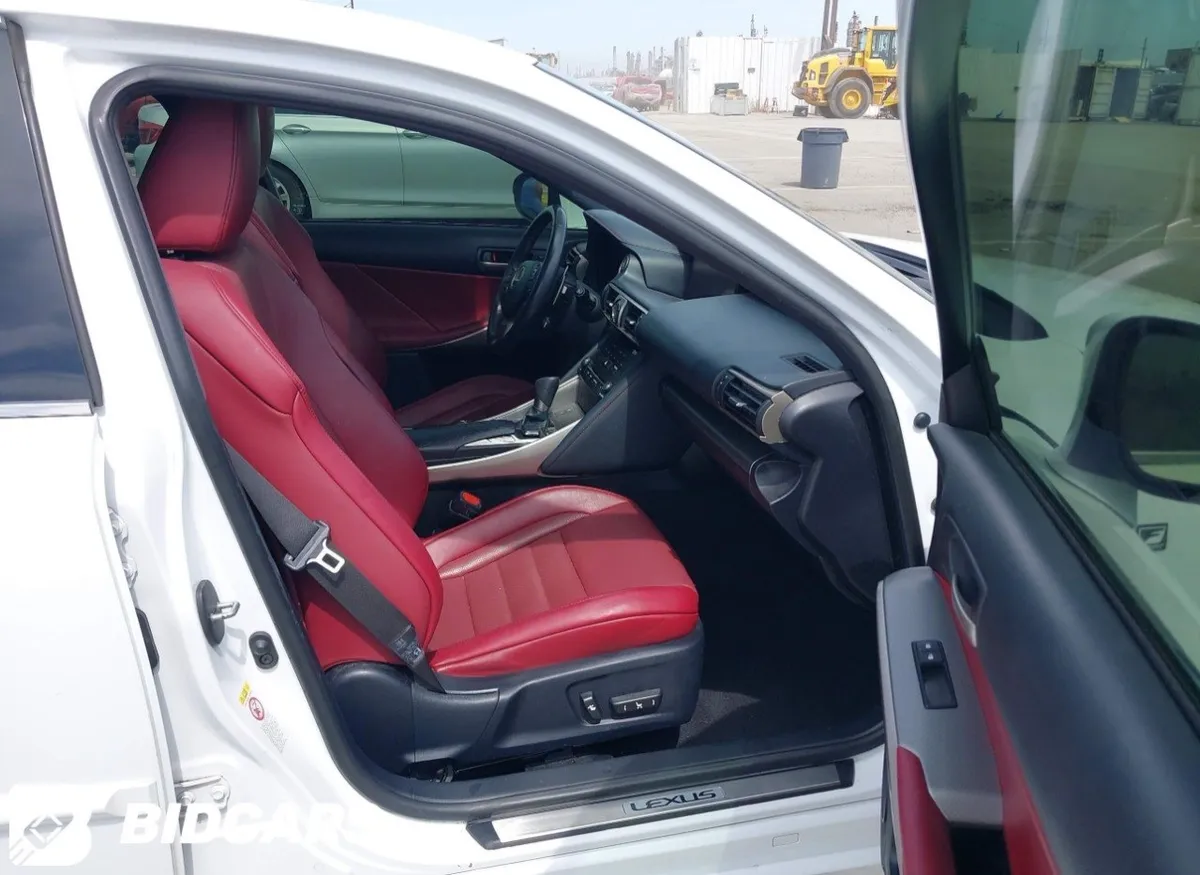 LEXUS IS 300 2018