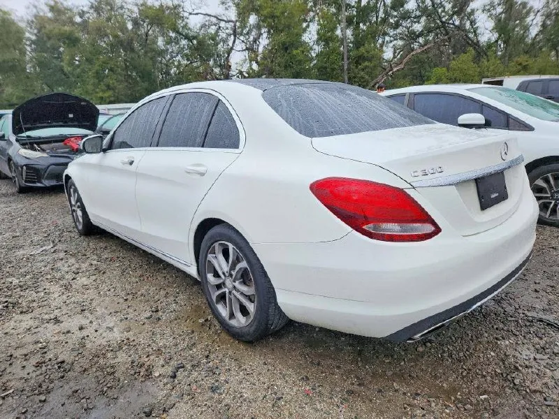 MERCEDES-BENZ C-CLASS 2016