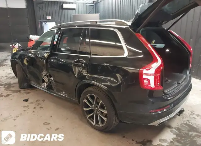 VOLVO XC90 MOMENTUM 2018